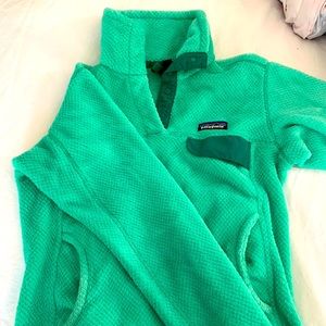 Patagonia fluffy snap fleece